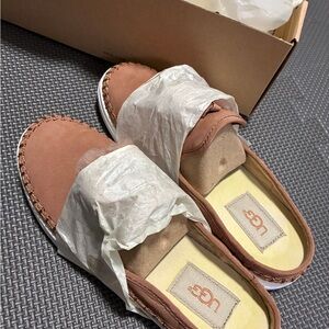 UGG Women’s Puff Slip On Shoe Brown Brand New Never Worn Sold Out